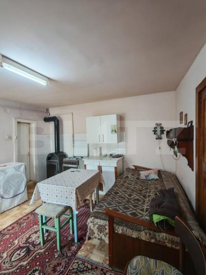 Casă cu 3 camere cu Teren 6218 Mp în Central