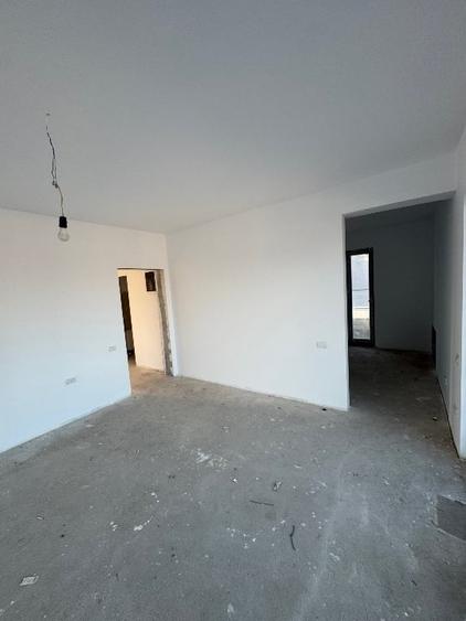Casă individuală cu 5 camere cu Teren 750 Mp în Corbeanca