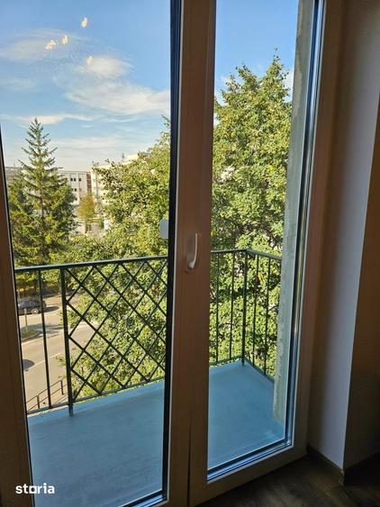 Apartament cu 3 camere decomandat în Astra