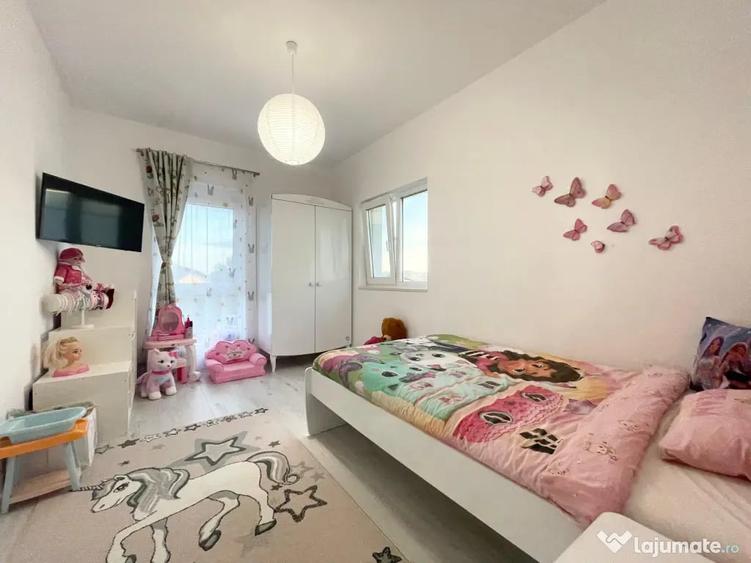 Casă cu 4 camere cu Teren 273 Mp în Urseni