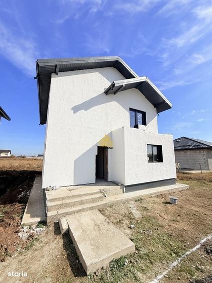 Casă cu 4 camere cu Teren 250 Mp în Clinceni