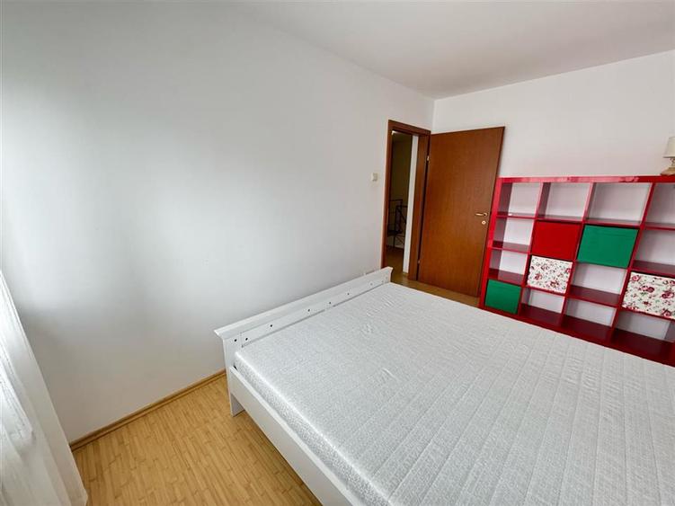 Apartament cu 3 camere decomandat, mobilat în Hipodrom 2