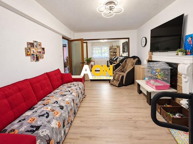 Apartament cu 4 camere decomandat, mobilat în Ampoi 2
