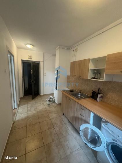 Apartament cu 2 camere semidecomandat în Grivița