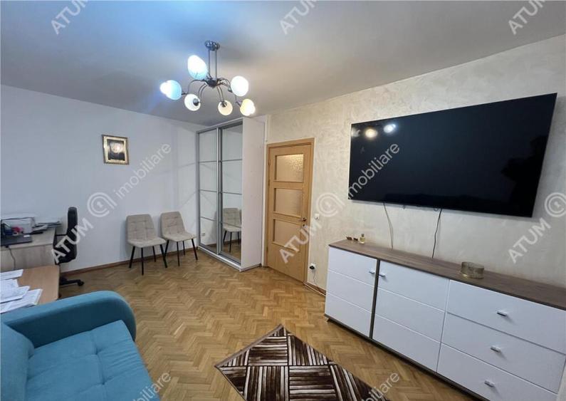 Apartament de 2 camere cu balcon si pivnita zona Vasile Aron - 4