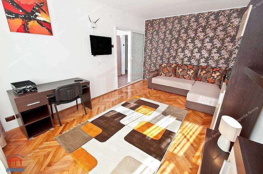 Garsonieră decomandată în Central