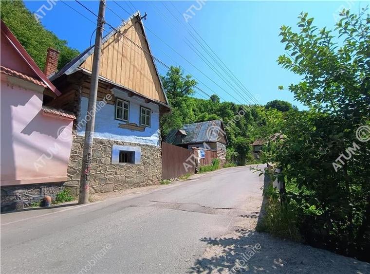 Casa traditionala din lemn cu 930 mp teren langa Sibiu - 3