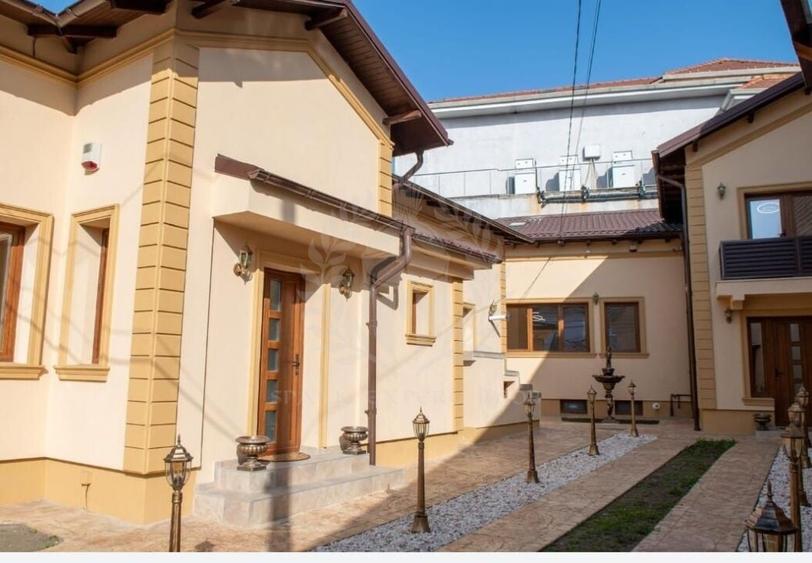 CASA DE INCHRIAT// CENTRAL PLOIESTI// - 2