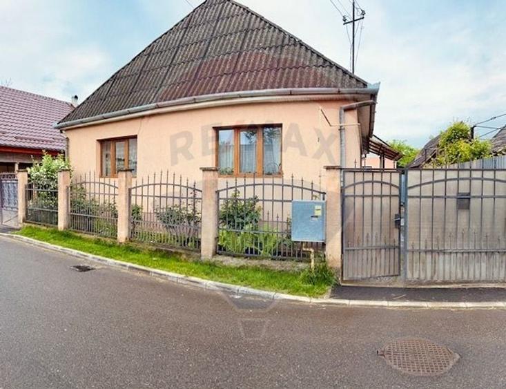 Casă / Vilă cu 5 camere de vânzare în zona Nord-Vest - 1