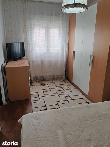 Vand apartament 2 camere et 1 din 4 - 2