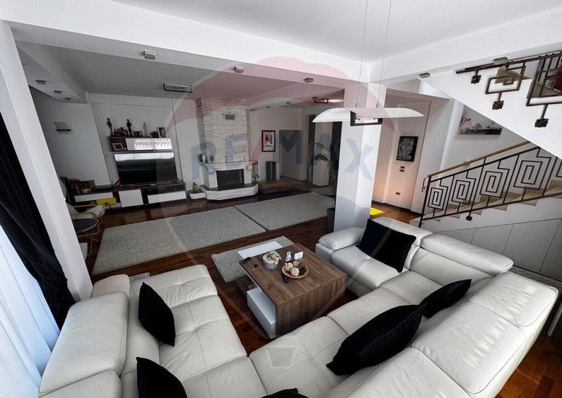 Casa / Vila cu 5 camere de vanzare - 3