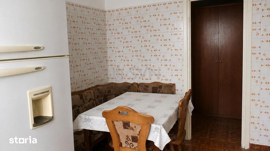 Apartament cu 4 camere decomandat în Grivița