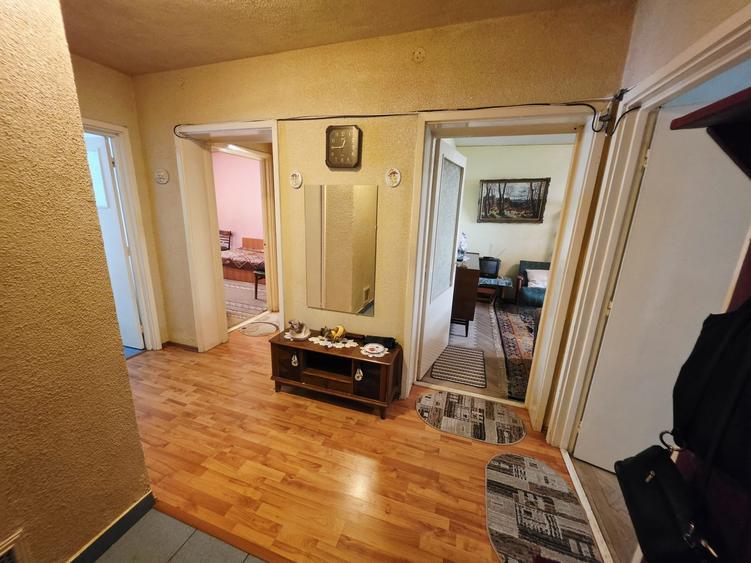 Apartament 3 camere, decomandat, parter, zona Republicii - 1