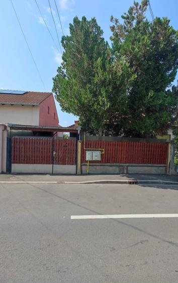 Vand casa cu 3 camera urgent - 1