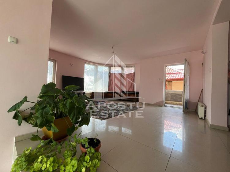 Casa invididuala cu 13 camere, situata in zona Mehala - 10