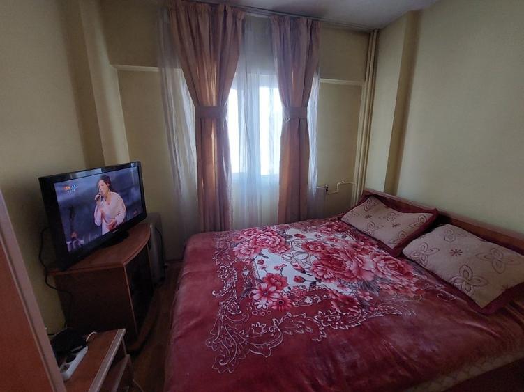 Cal Rahovei vis a vis de liceul Bolintineanu Ispirescu - 2