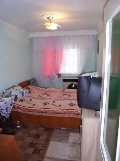 Apartament de vanzare- 4 camere si dependinte - 3