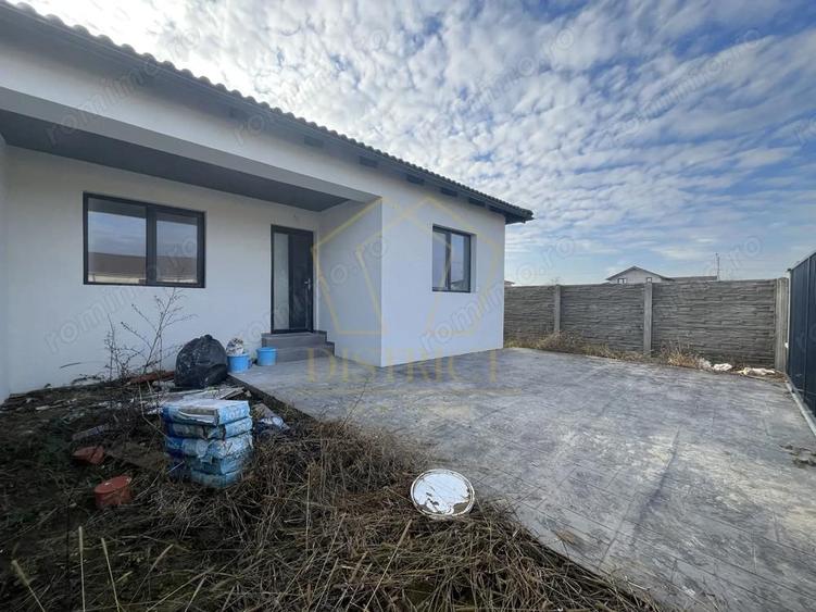 Duplex pe parter cu 4 camere | Mosnita Noua - 1