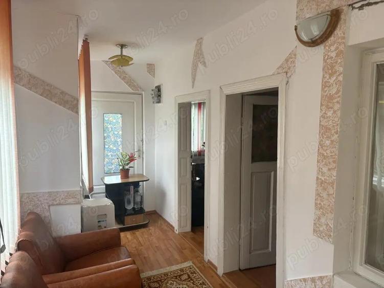 Vanzare casa cartier 23 August - 4