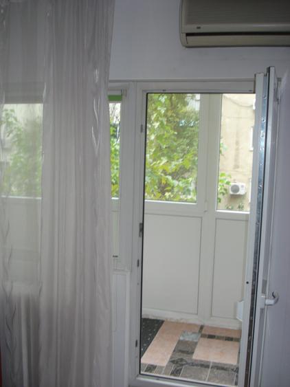 Barbu Vacarescu -Dinu Vintila -3 min metrou - 15