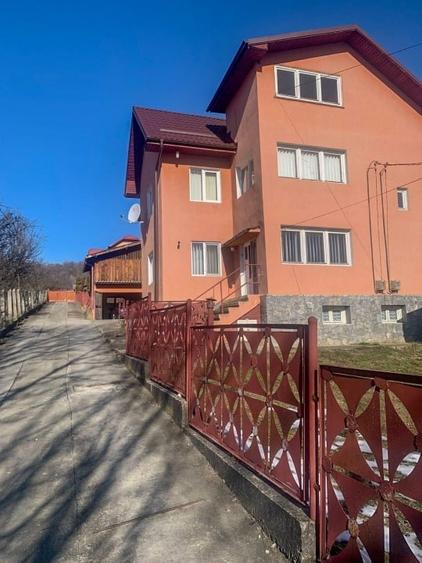 Casă spațioasă aproape de Sinaia, natură cât vezi cu ochii, liniște si aer curat - 2