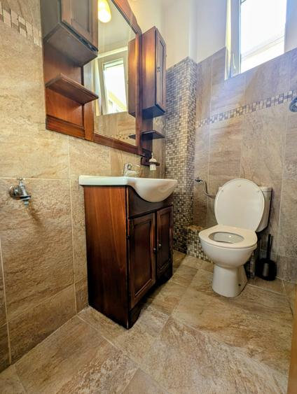 Vila superba 2003,P+E+M,300mpu,6 cam,teren 400mp,colt,renovata,tip mediteranean - 16