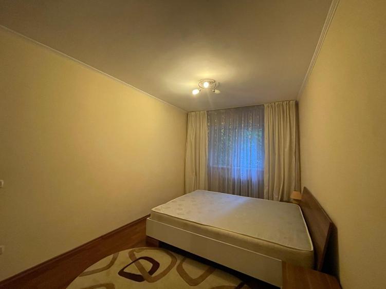 Tineretului parc metrou stradal - bloc 1982 - 7