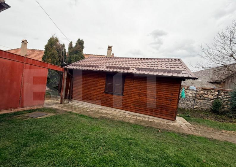 Casa de vanzare proprietate generoasa 2.285 m2 teren - 3