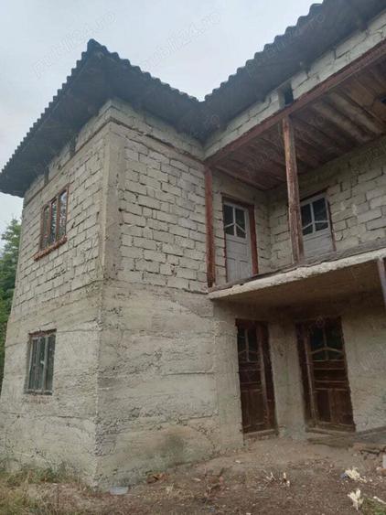 Vand casa ?i teren in Stroe?ti - 2