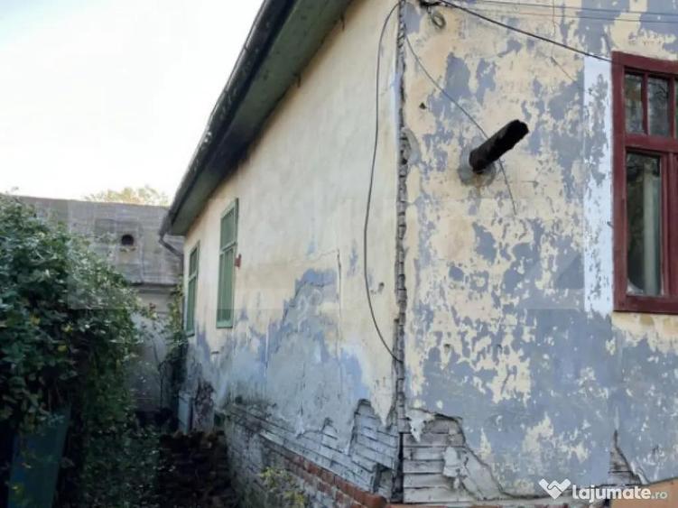 Teren Buzia?, langa parc - 1