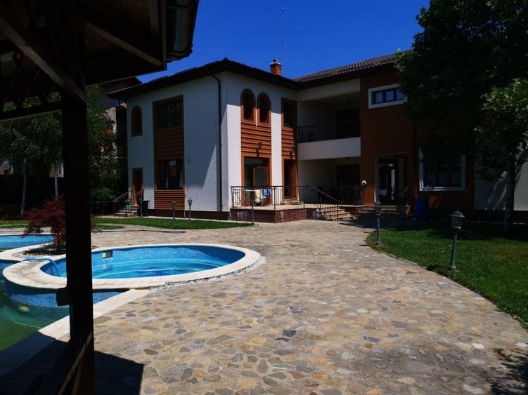 Vila Trivale - Montanstar, teren 1.750mp, piscina, mobilata - 2