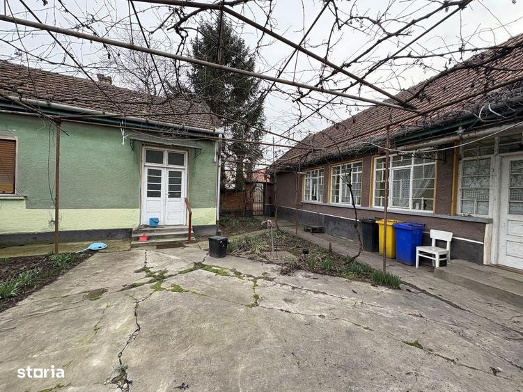 Casa de vanzare Santion ,teren 3800 mp - 6