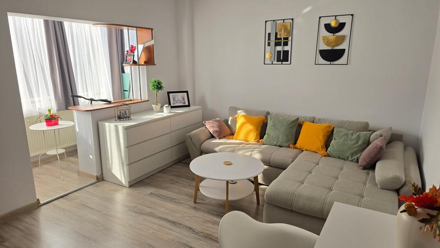 Vand apartament cu 3 camere decomandat in Deva, zona ultracentrala (Al. Neptun), - 1