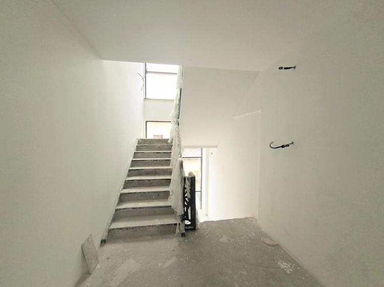 Cladire multifunctionala de inchiriat - 11