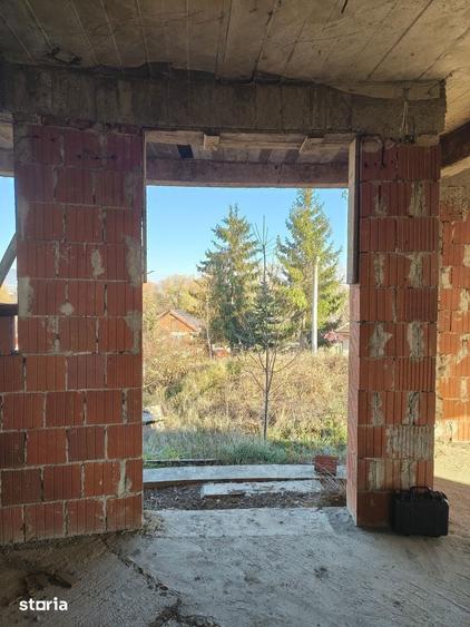 Ocazie. Casa la ro?u(sau la cheie) arhitectura rara, priveliste. - 1