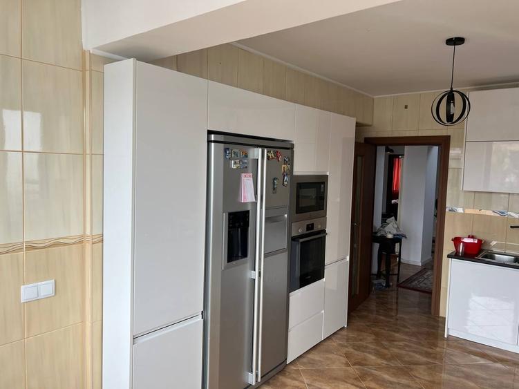 Moara Vlasiei, Particular, unica in zona, vila cu 9 camere, 7 bai, 2 garaje - 11