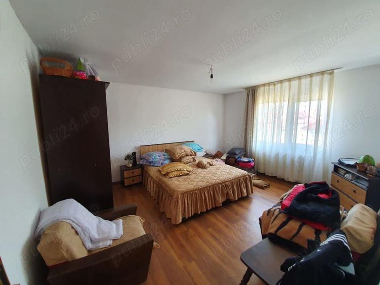 Vanzare casa curte - 4