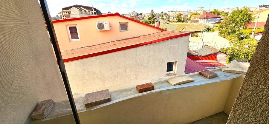 Apartament EXCLUSIVIST situat intr o vila P+2E cu cate un apartament pe etaj - 13