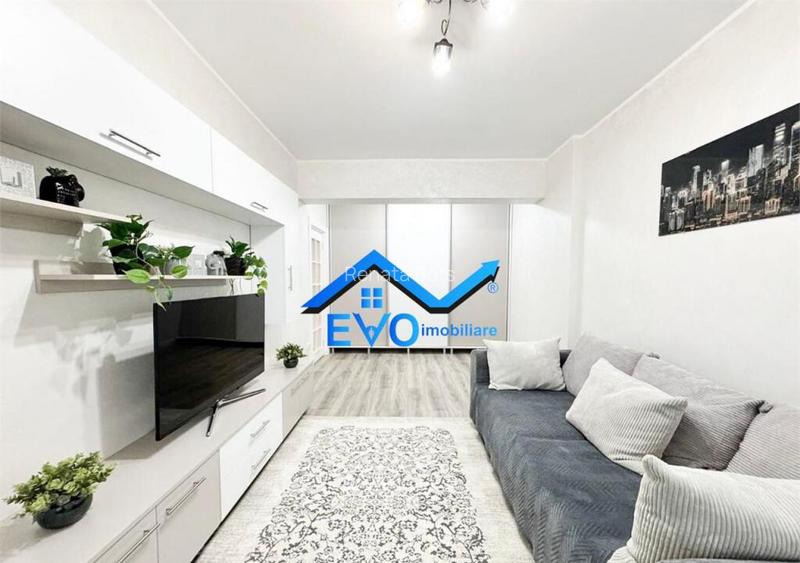 Apartament 2 camere, prima , decomandat, complex Royal Town