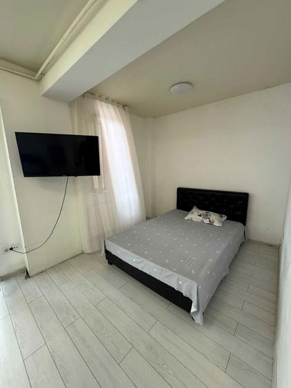 Garsoniera spatioasa cu pat matrimonial si canapea | Militari Residence - 2