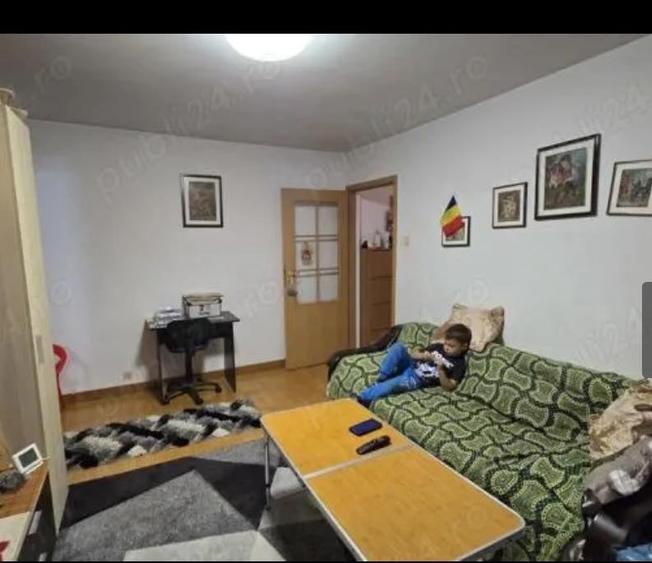 vânzare apartament 2 camere zona Galeriile Soveja - 1