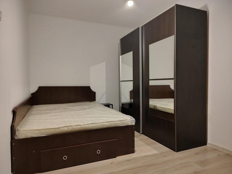 Eroii Revolutiei, doua minute metrou - 7