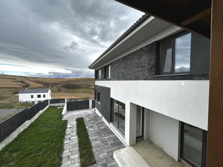 Casa individuala Chinteni Lac 750mp teren 145mp utili plus Cabana - 1