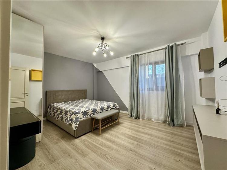 Apartament 4 camere de vanzare Valea Lupului - 1