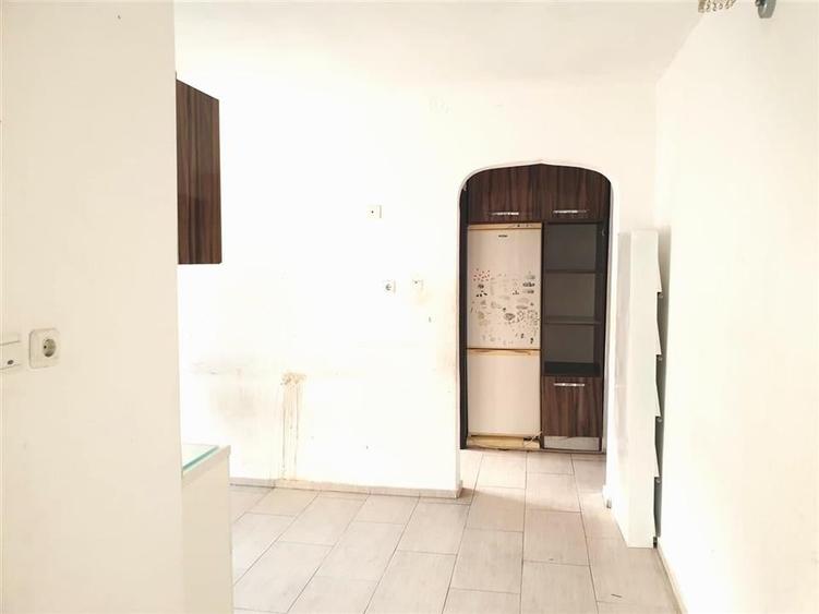 Apartament cu 3 camere Velenta, strada Razboieni - 10