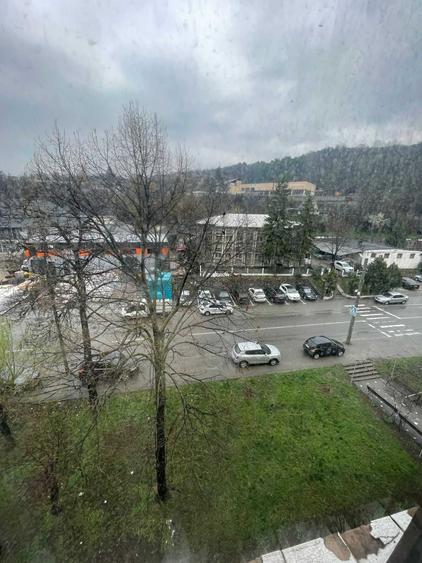 De vanzare: Apartament 2 camere in Orsova Bd. Portile de Fier (vizavi de Politie) - 1