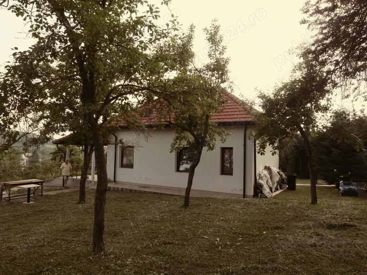 Casa de vacanta de vanzare cu peisaj deosebit - 1