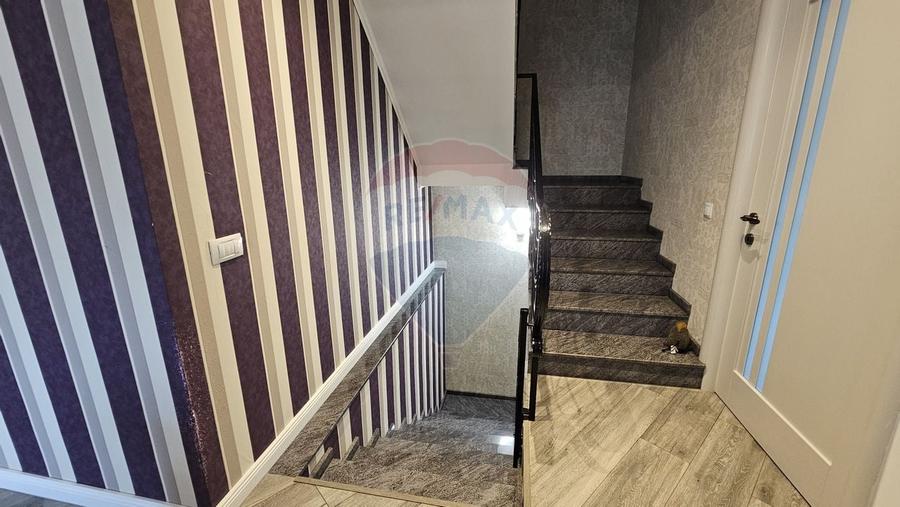 Casă / Vilă cu 7 camere si teren 1000 mp în zona Centrala-Suceava - 29