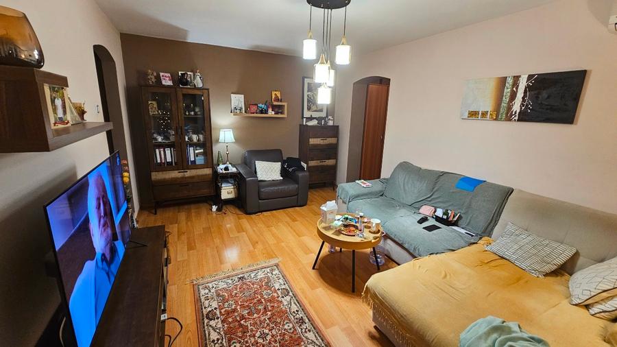 Vand apartament 3 camere etaj 1 - 6