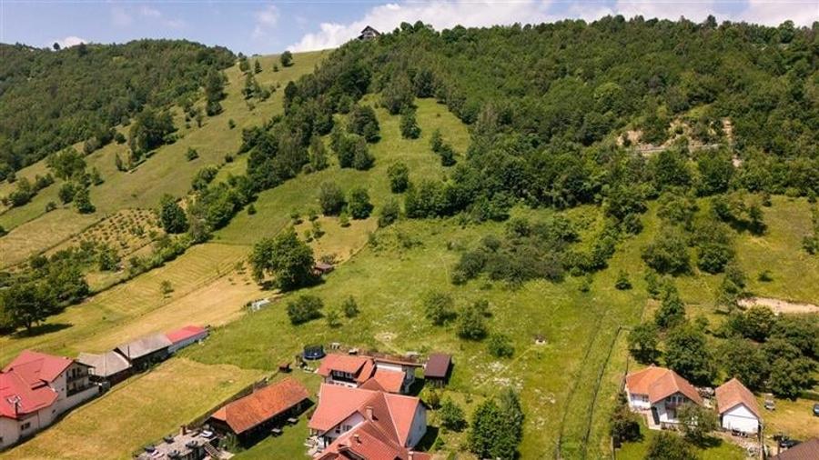 View superb:intravilan,constructie rezidenta/hotel, 2.327 mp,Moieciu de Jos, Bra - 27